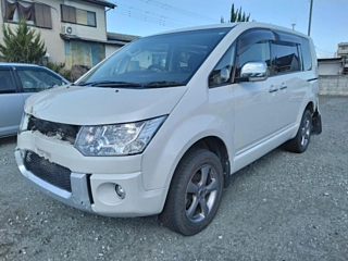 MITSUBISHI DELICA D5