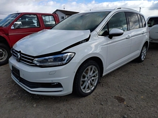 VOLKSWAGEN GOLF TOURAN