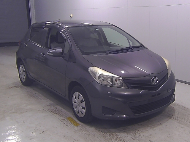 TOYOTA VITZ 2012