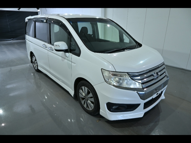 HONDA STEP WAGON 2014