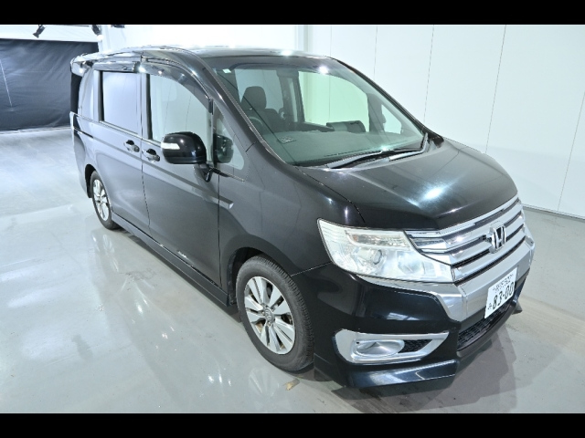 HONDA STEP WAGON 2013