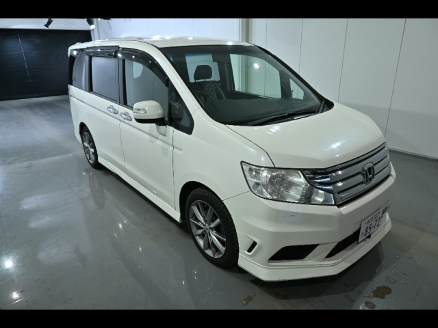 HONDA STEP WAGON 2011