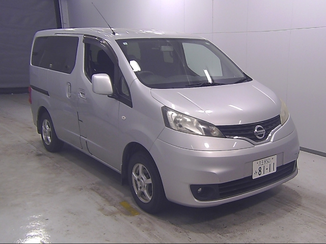 NISSAN NV200 2013