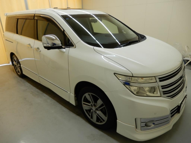 NISSAN ELGRAND 2011