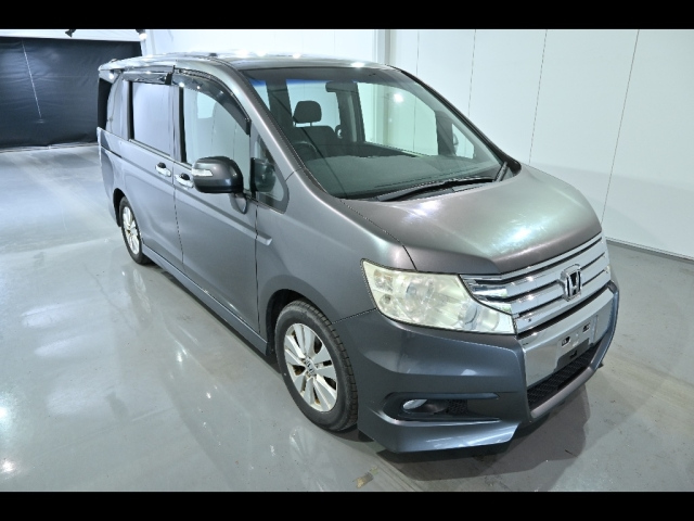 HONDA STEP WAGON 2012