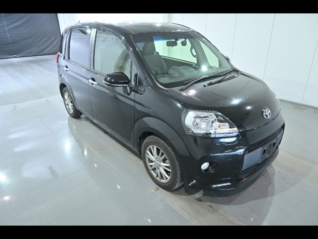 TOYOTA PORTE 2016
