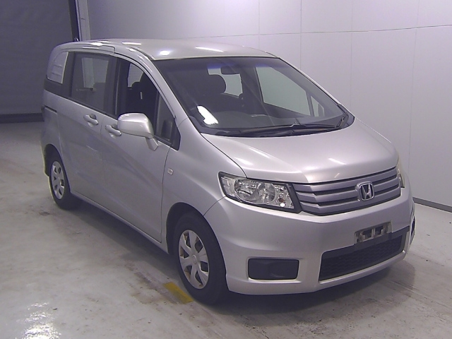 HONDA FREED 2012