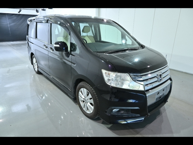HONDA STEP WAGON 2011