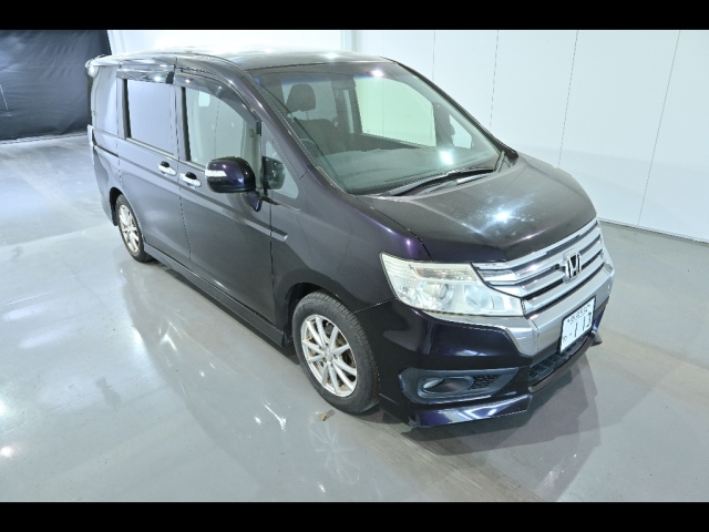 HONDA STEP WAGON 2013
