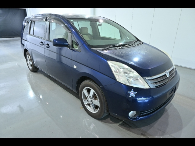 TOYOTA ISIS 2005