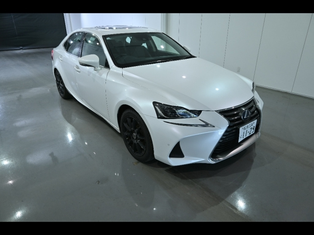 LEXUS IS