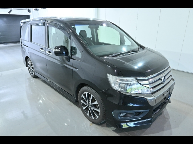 HONDA STEP WAGON 2013