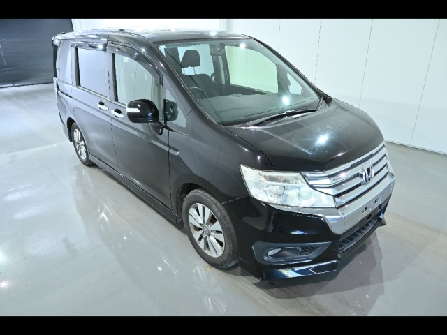 HONDA STEP WAGON 2014