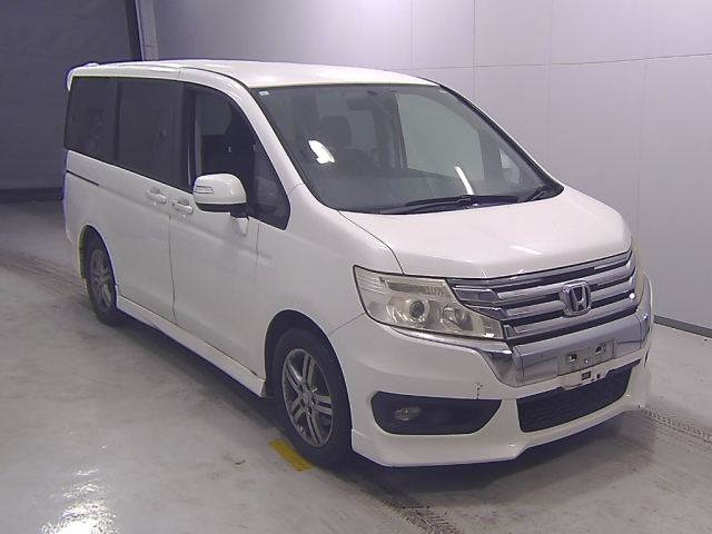 HONDA STEP WAGON 2013