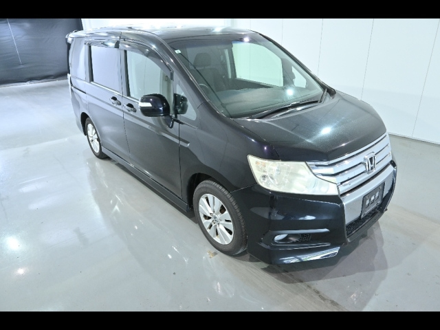 HONDA STEP WAGON 2011