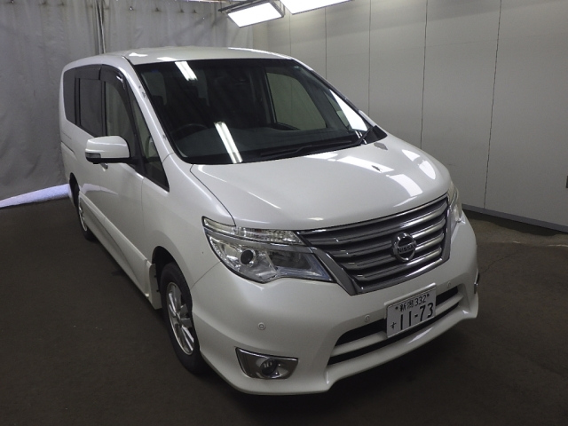 NISSAN SERENA 2015