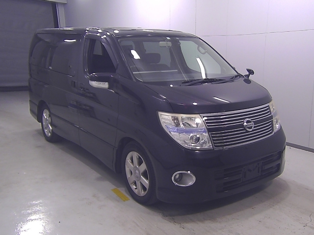 NISSAN ELGRAND 2010
