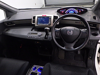 HONDA FREED 2010