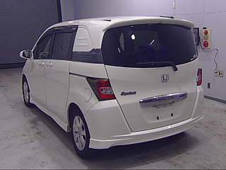 HONDA FREED 2010