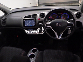 HONDA STREAM 2011