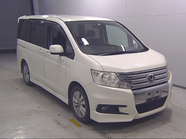HONDA STEP WAGON 2010
