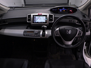 HONDA FREED 2013