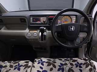 HONDA LIFE 2010
