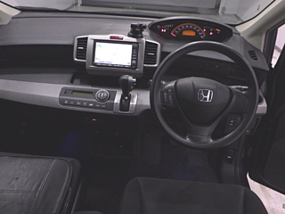 HONDA FREED 2010
