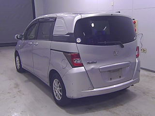 HONDA FREED 2010