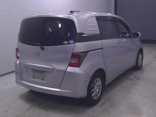 HONDA FREED 2010