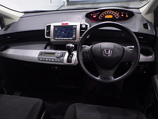 HONDA FREED 2010
