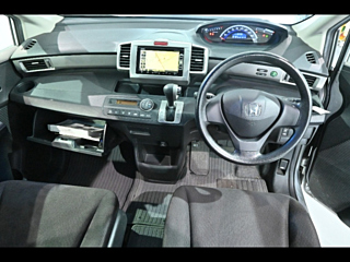 HONDA FREED 2013