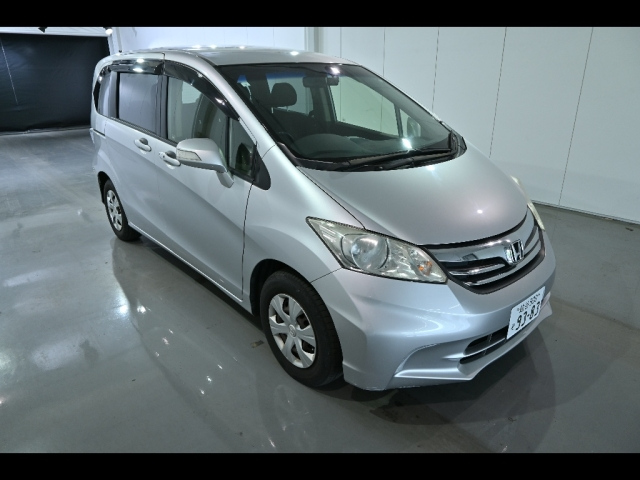 HONDA FREED 2013