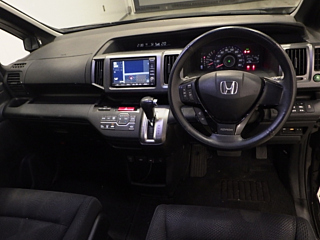 HONDA STEP WAGON 2011
