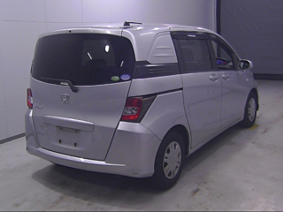 HONDA FREED 2011