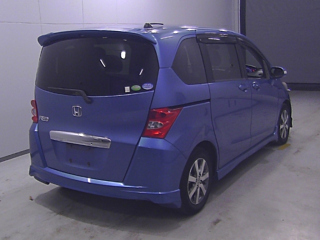 HONDA FREED 2011