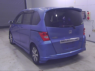 HONDA FREED 2011