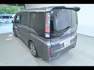 HONDA STEP WAGON 2016