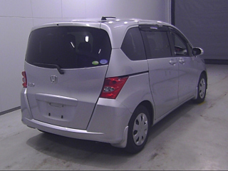 HONDA FREED 2010