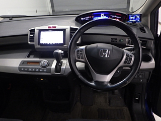 HONDA FREED 2013
