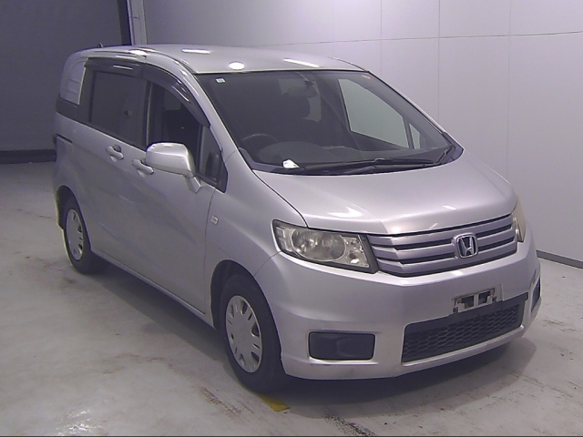 HONDA FREED 2010