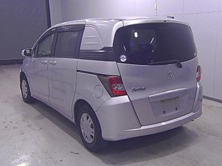 HONDA FREED 2010