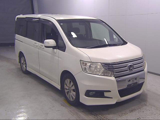 HONDA STEP WAGON 2010