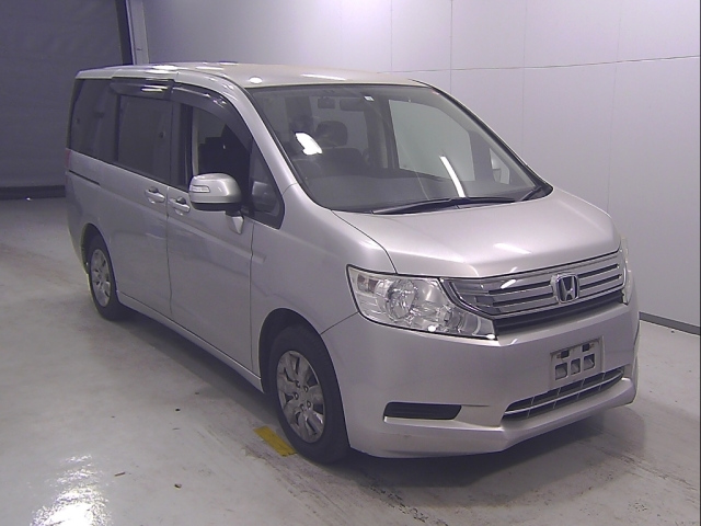 HONDA STEP WAGON 2011