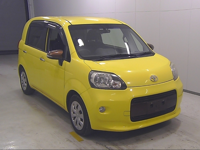 TOYOTA PORTE 2015