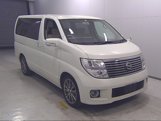NISSAN ELGRAND