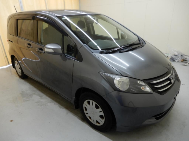 HONDA FREED 2010