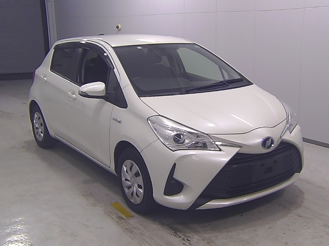 TOYOTA VITZ 2018