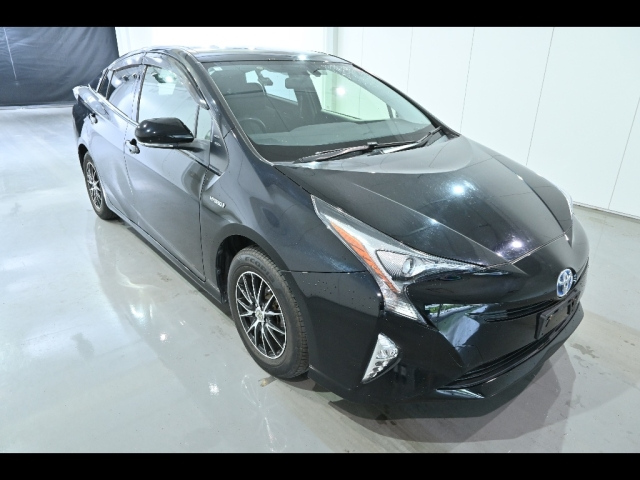 TOYOTA PRIUS 2016