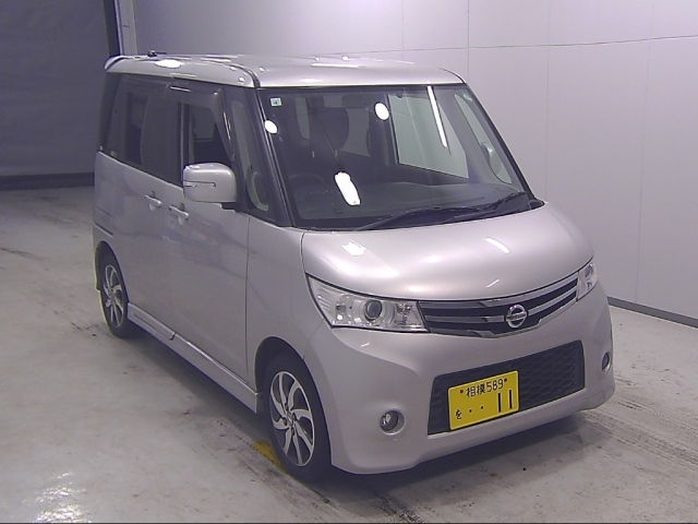 NISSAN ROOX 2013
